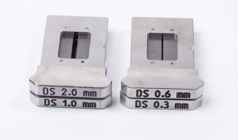 Alignment slit for incident beam