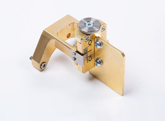 Mechanical knife-edge collimator