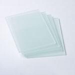 Glass plate for sample preparation by reverse loading method