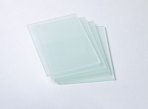Glass plate for sample preparation by reverse loading method
