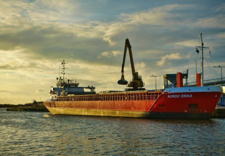 Seguridad en las Fronteras Marítimas: Soluciones de Rayos X para la Protección de Puertos y Contenedores